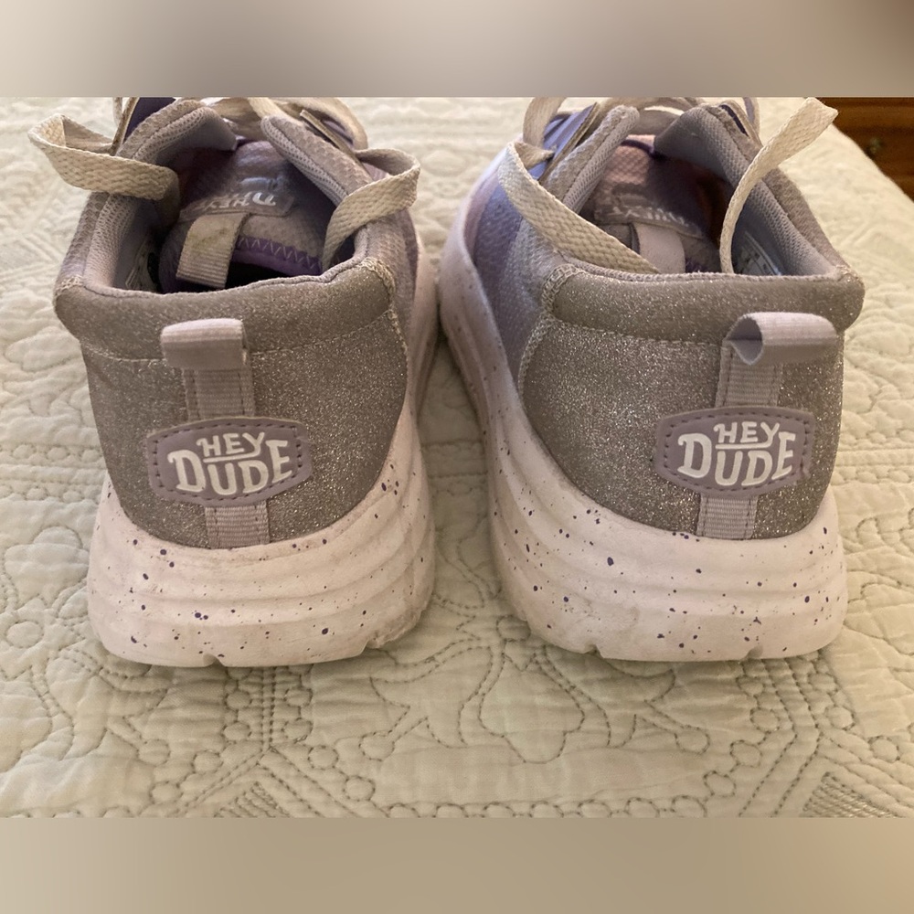 HEY DUDE Pink/Purple Sparkling Heel Girls Sz J4 Lace Up Shoes Lightweight